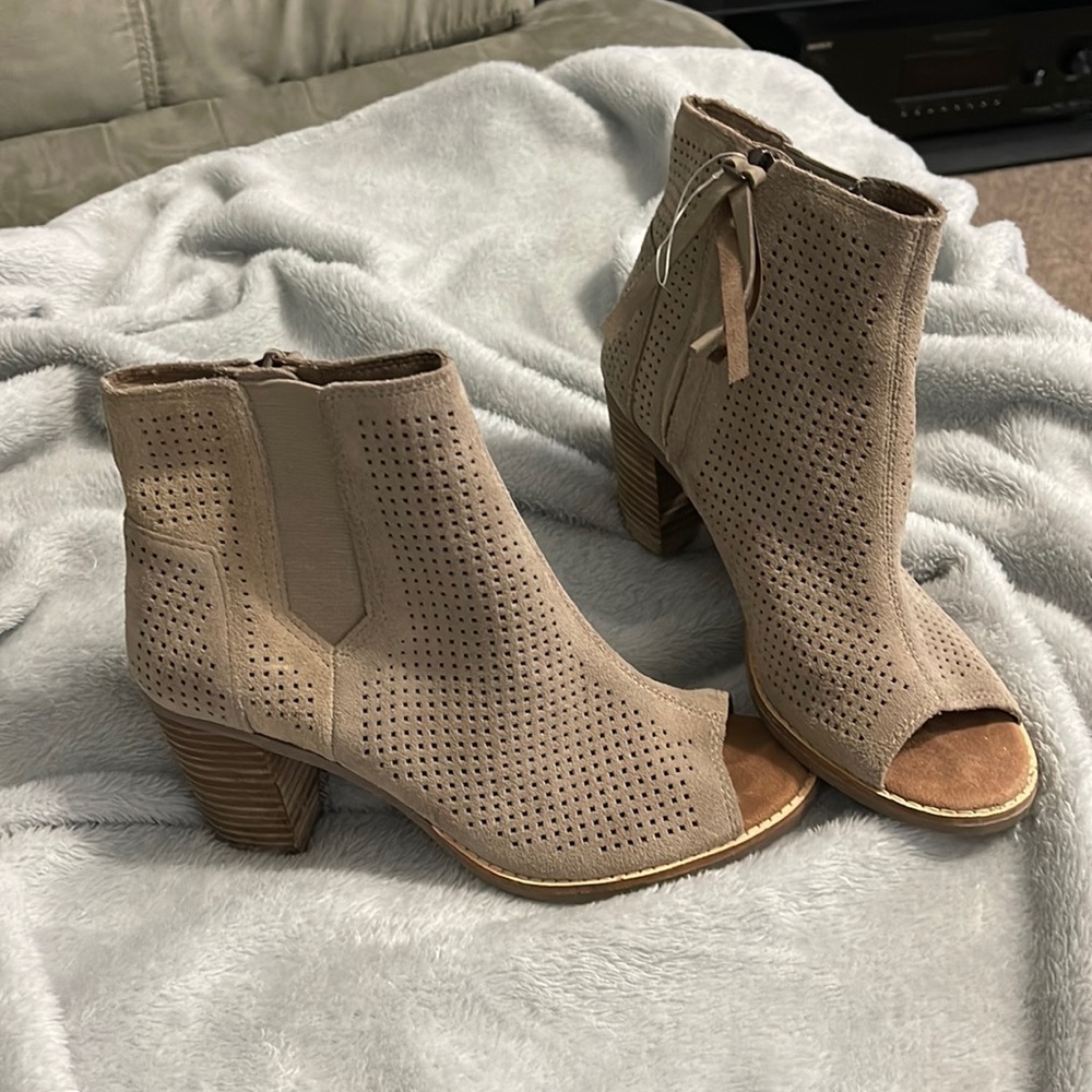 Toms Peeptoe Wedges